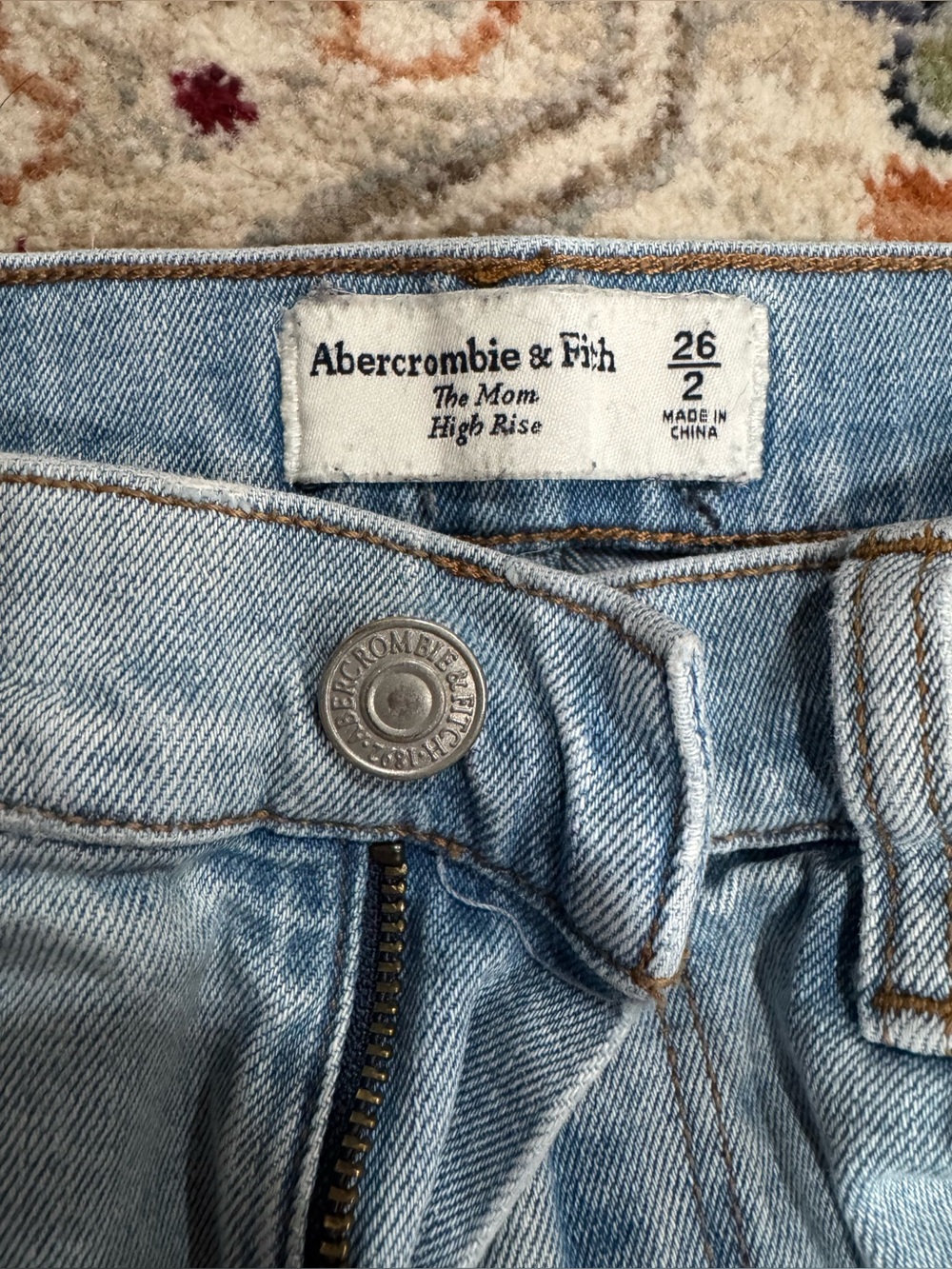 Abercrombie & fitch mom Jean